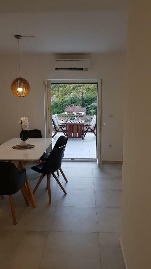 New Apartment With Panoramic View Stomorska Exterior foto